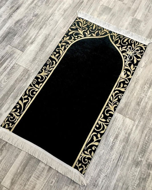 سجادة صلاة هادئة – راحة وخشوع