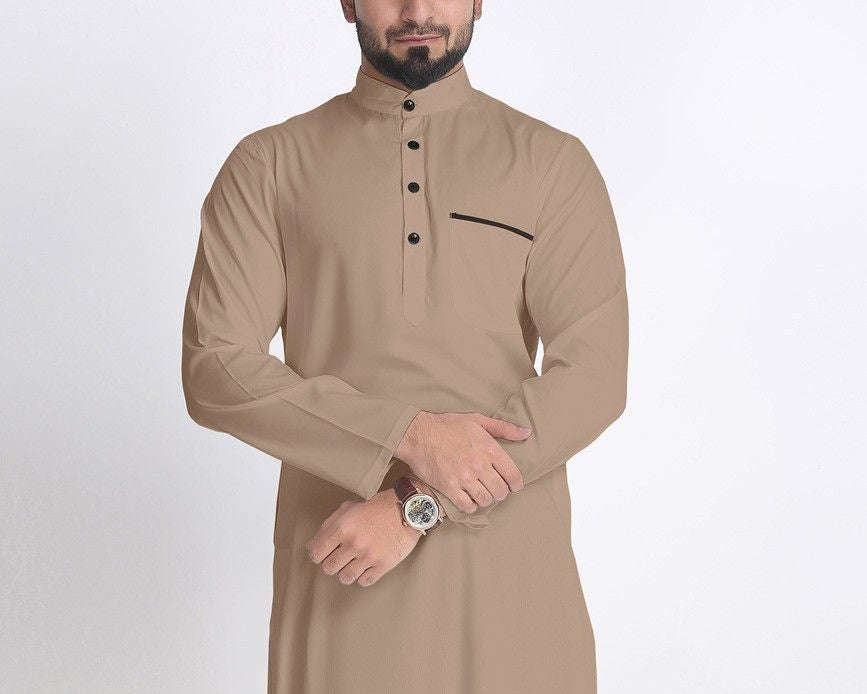 جلابية عماني – أصالة وأناقة