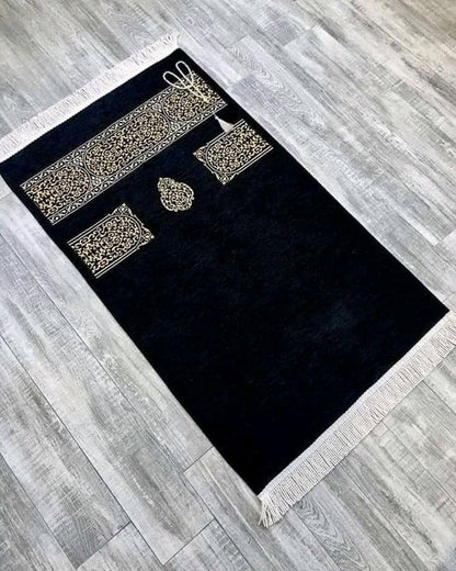 سجادة صلاة هادئة – راحة وخشوع